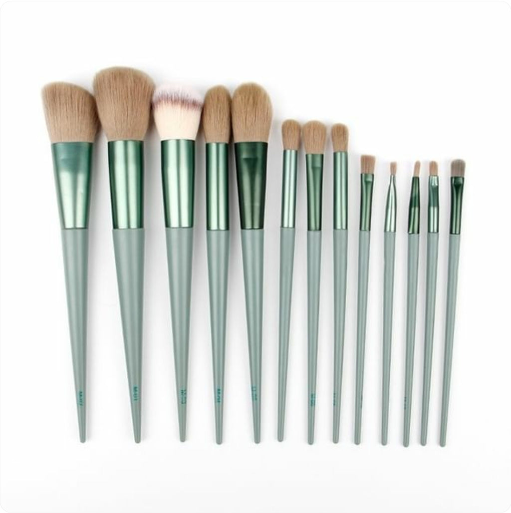 13 Piece Make Up Brushes Gift Set image 1