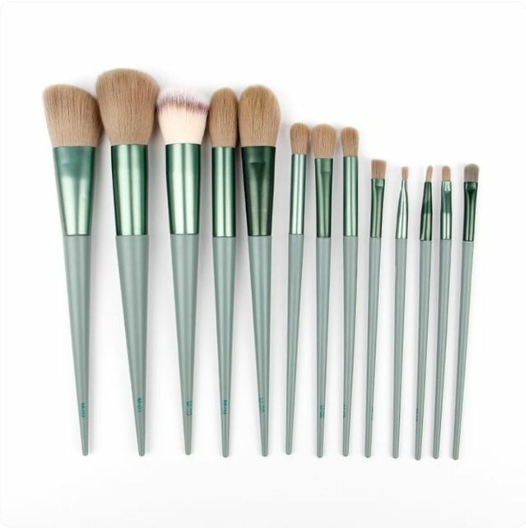 13 Piece Make Up Brushes Gift Set image 1