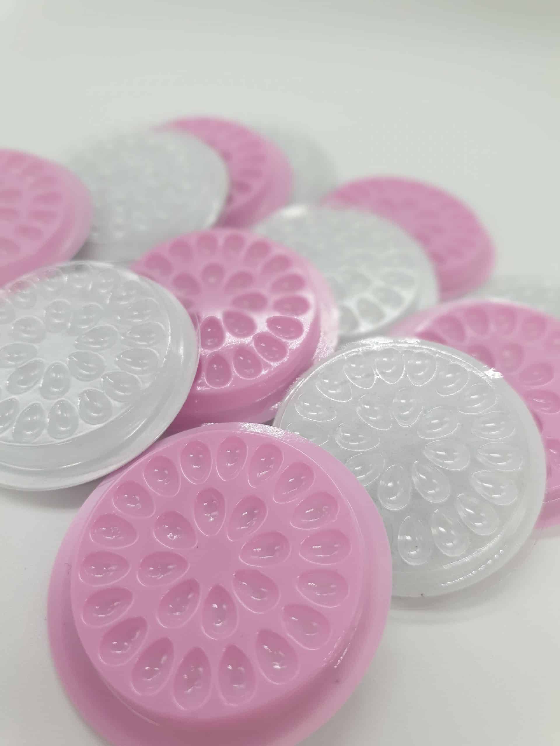 Lash Glue Wells image 0